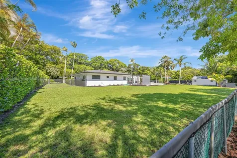 11230 SW 69th Court Pinecrest FL 33156
