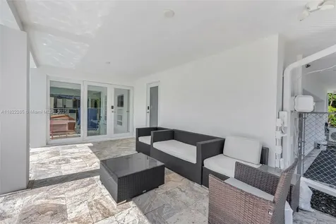 11230 SW 69th Court Pinecrest FL 33156