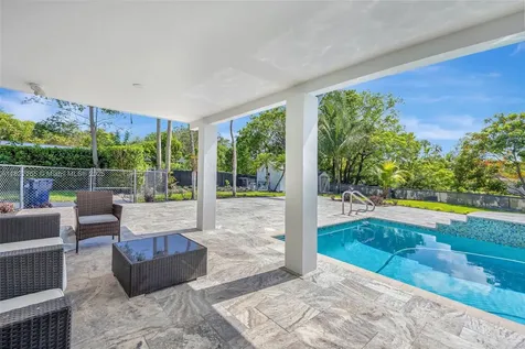 11230 SW 69th Court Pinecrest FL 33156