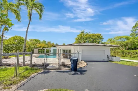 11230 SW 69th Court Pinecrest FL 33156