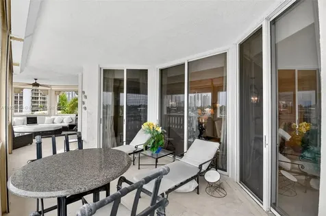 19925 NE 39th Place Aventura FL 33180