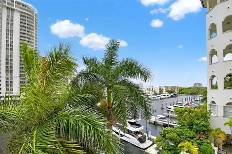 19925 NE 39th Place Aventura FL 33180
