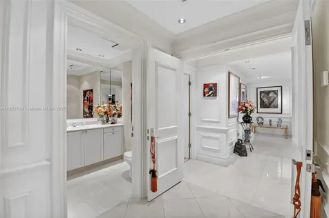 19925 NE 39th Place Aventura FL 33180
