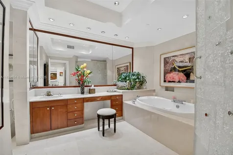 19925 NE 39th Place Aventura FL 33180