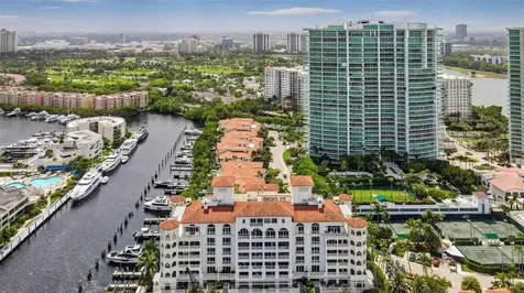 19925 NE 39th Place Aventura FL 33180