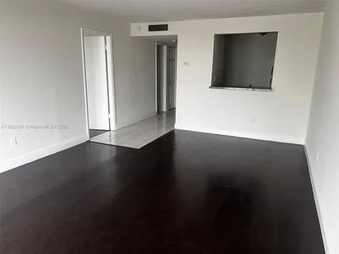 498 NW 165th Street Road Miami FL 33169