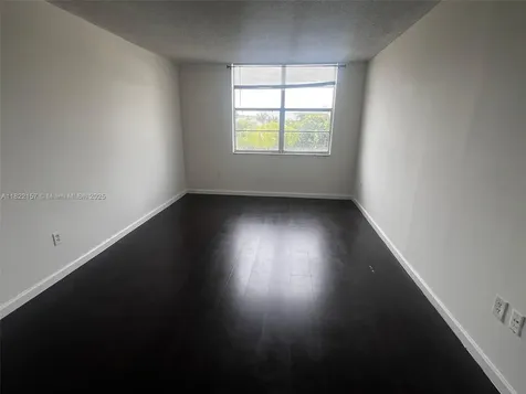 498 NW 165th Street Road Miami FL 33169