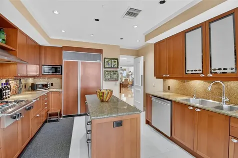 19925 NE 39th Place Aventura FL 33180