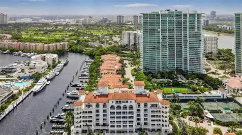 19925 NE 39th Place Aventura FL 33180