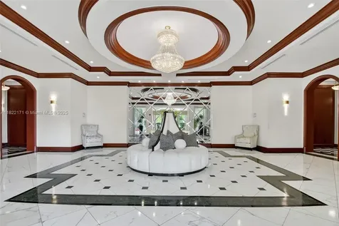 19925 NE 39th Place Aventura FL 33180