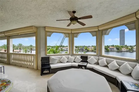 19925 NE 39th Place Aventura FL 33180