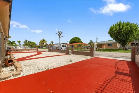 230 W 47th Street Hialeah FL 33012