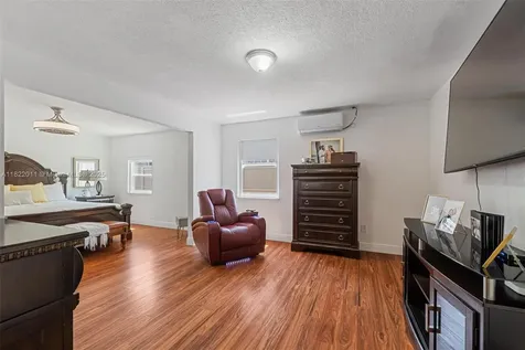 230 W 47th Street Hialeah FL 33012