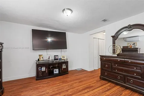 230 W 47th Street Hialeah FL 33012