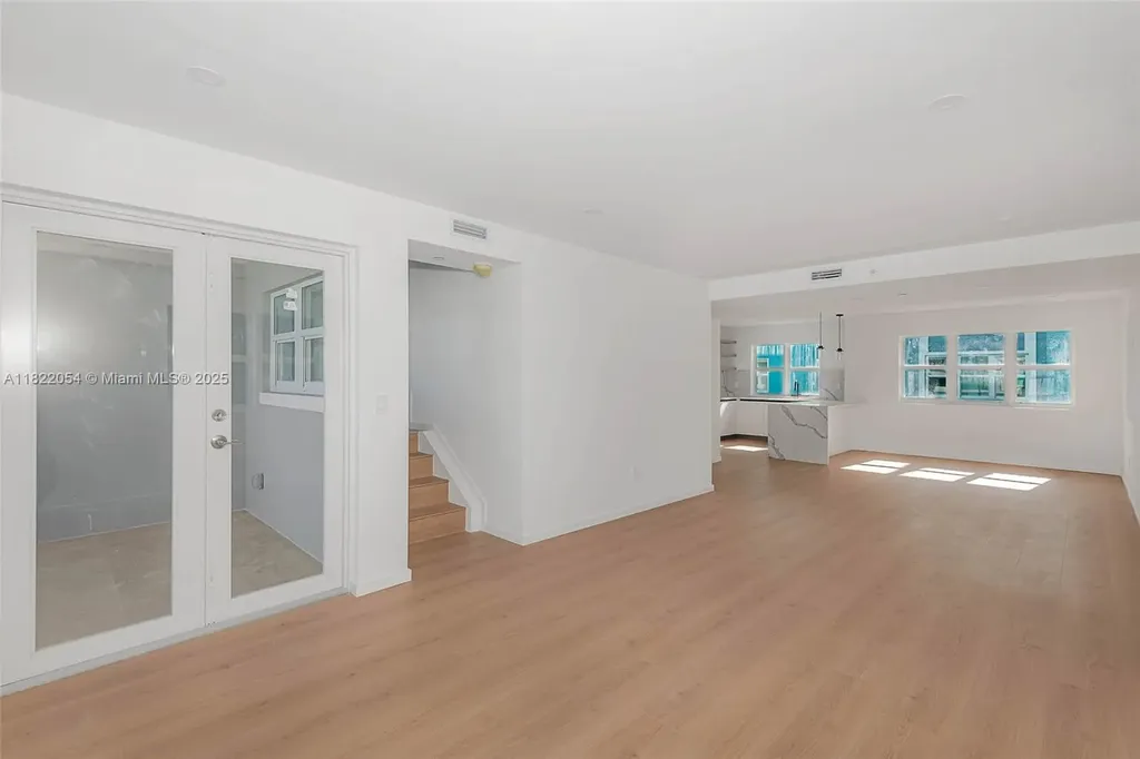 824 SE 12th Court Fort Lauderdale FL 33316