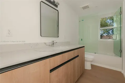 824 SE 12th Court Fort Lauderdale FL 33316