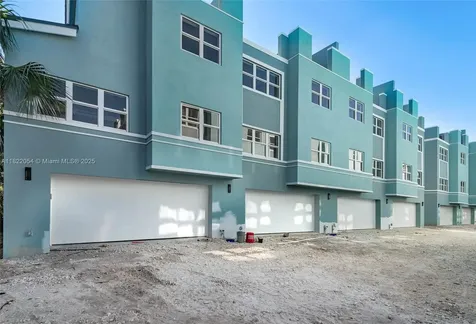 824 SE 12th Court Fort Lauderdale FL 33316