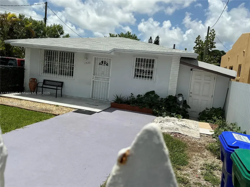 1924 NW 35th Street Miami FL 33142