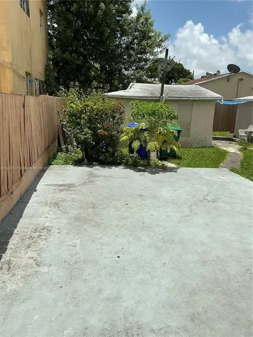1924 NW 35th Street Miami FL 33142