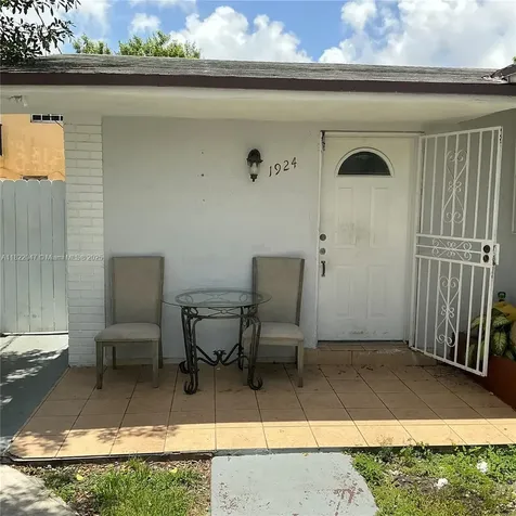 1924 NW 35th Street Miami FL 33142