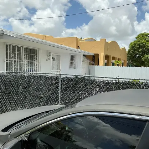 1924 NW 35th Street Miami FL 33142