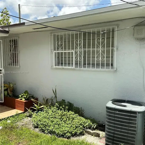 1924 NW 35th Street Miami FL 33142