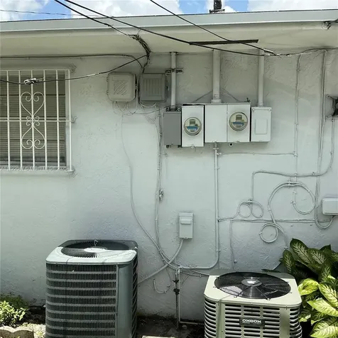 1924 NW 35th Street Miami FL 33142