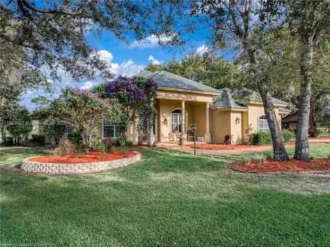 3859 Enchanted Oaks Lane Sebring FL 33875