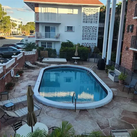 2424 NE 9th Street Fort Lauderdale FL 33304