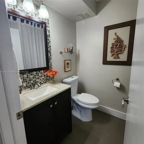 2424 NE 9th Street Fort Lauderdale FL 33304