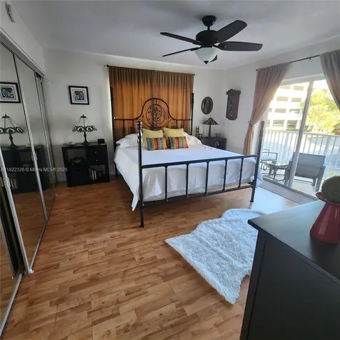 2424 NE 9th Street Fort Lauderdale FL 33304