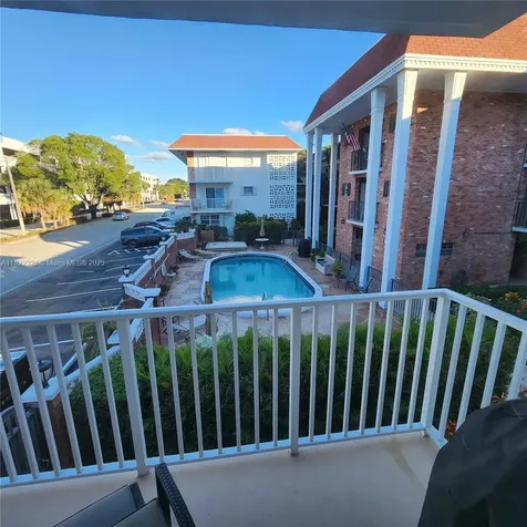 2424 NE 9th Street Fort Lauderdale FL 33304