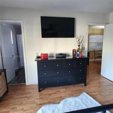 2424 NE 9th Street Fort Lauderdale FL 33304