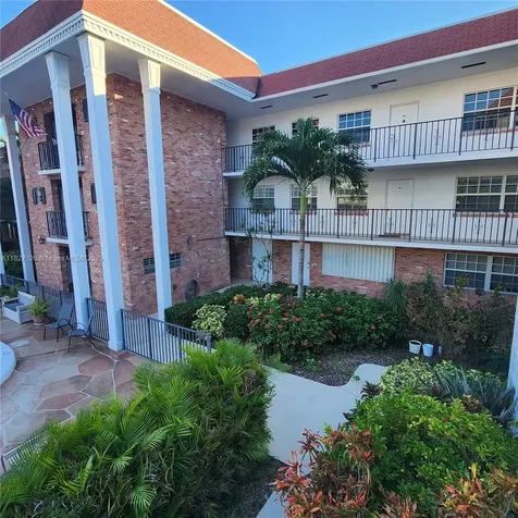 2424 NE 9th Street Fort Lauderdale FL 33304