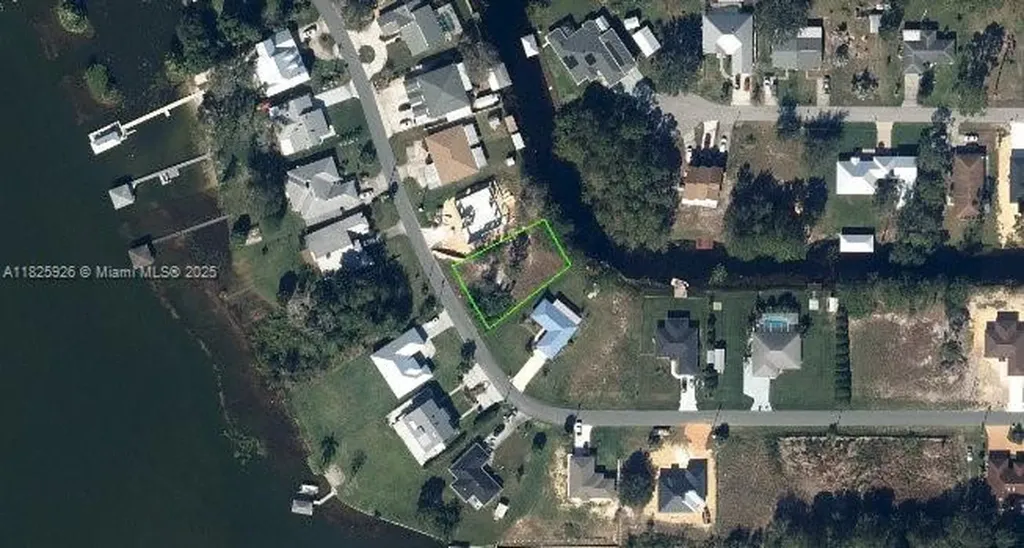 131 Blue Moon Avenue Lake Placid FL 33852
