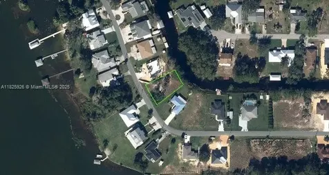 131 Blue Moon Avenue Lake Placid FL 33852