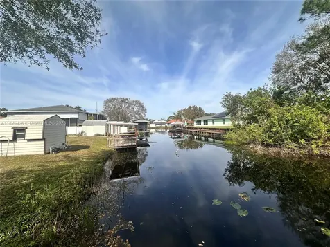 131 Blue Moon Avenue Lake Placid FL 33852