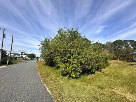 131 Blue Moon Avenue Lake Placid FL 33852