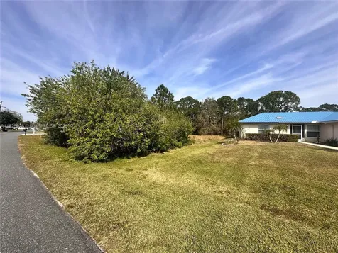 131 Blue Moon Avenue Lake Placid FL 33852