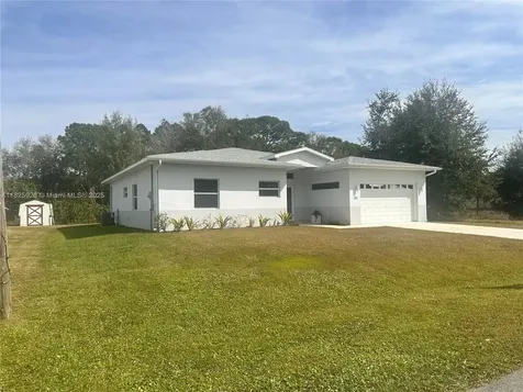 131 Blue Moon Avenue Lake Placid FL 33852