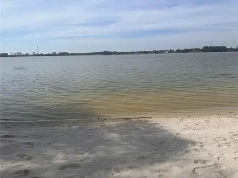 131 Blue Moon Avenue Lake Placid FL 33852