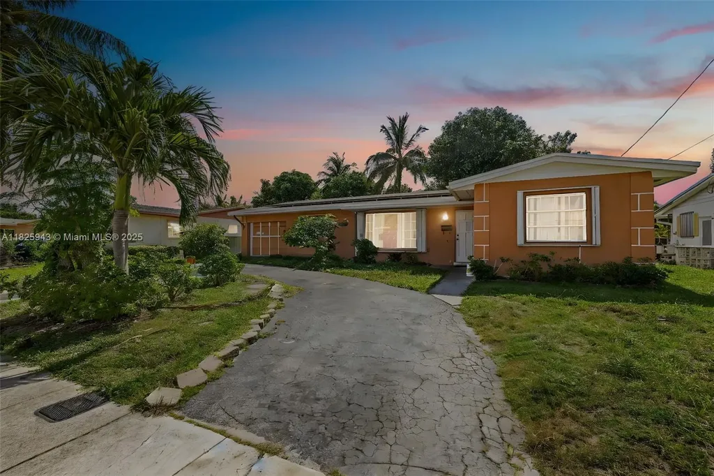 2370 NW 34th Terrace Lauderdale Lakes FL 33311