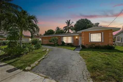 2370 NW 34th Terrace Lauderdale Lakes FL 33311