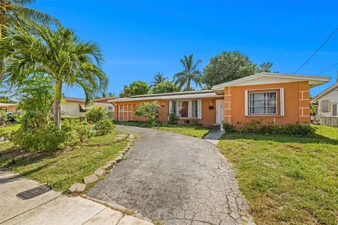 2370 NW 34th Terrace Lauderdale Lakes FL 33311