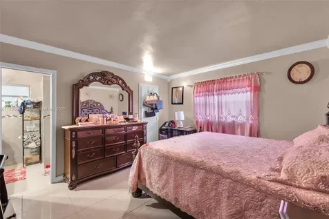 2370 NW 34th Terrace Lauderdale Lakes FL 33311
