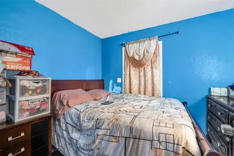 2370 NW 34th Terrace Lauderdale Lakes FL 33311