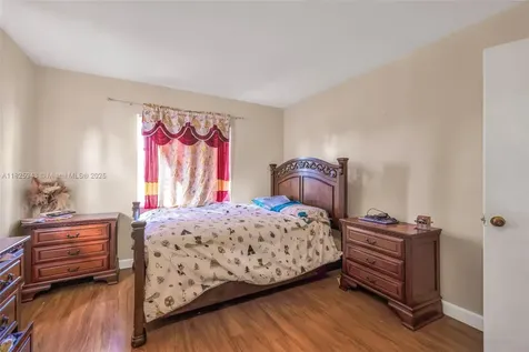 2370 NW 34th Terrace Lauderdale Lakes FL 33311