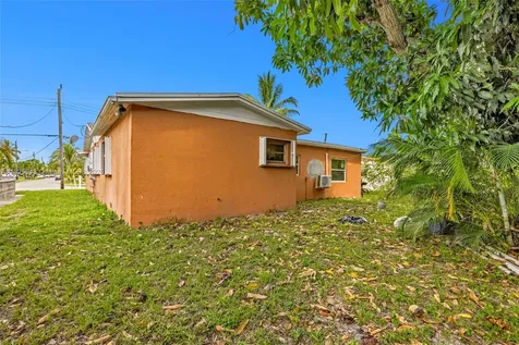 2370 NW 34th Terrace Lauderdale Lakes FL 33311