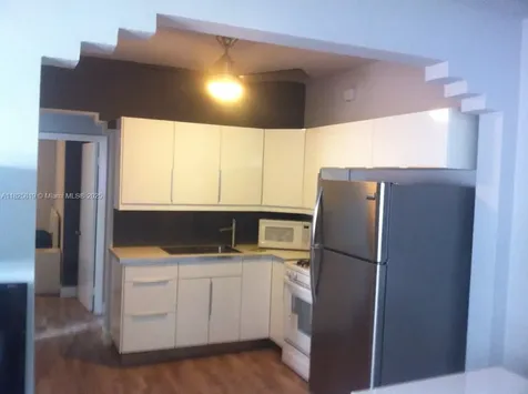 1325 Meridian Avenue Miami Beach FL 33139