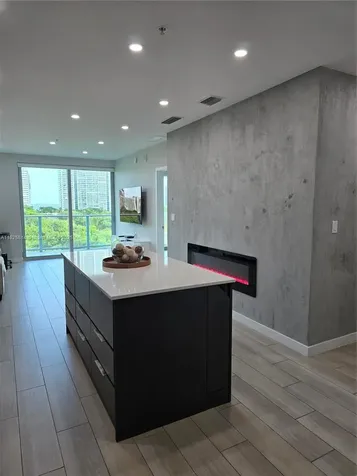 1600 SW 1st Avenue Miami FL 33129